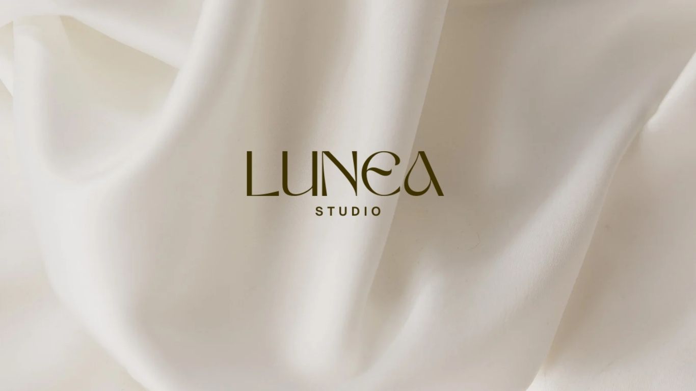 Velkommen til Lunea Studio lunea logo design